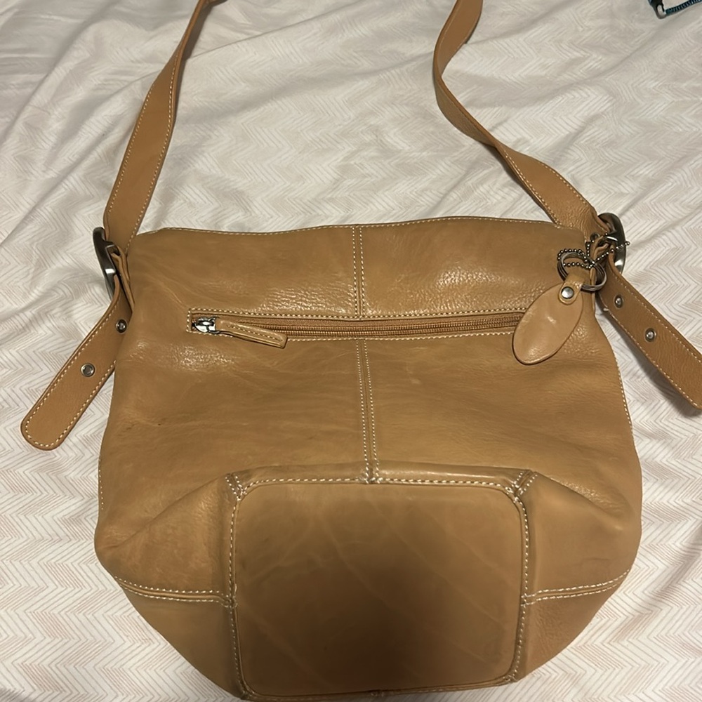 Tig & Co Beige Leather Shoulder Bag